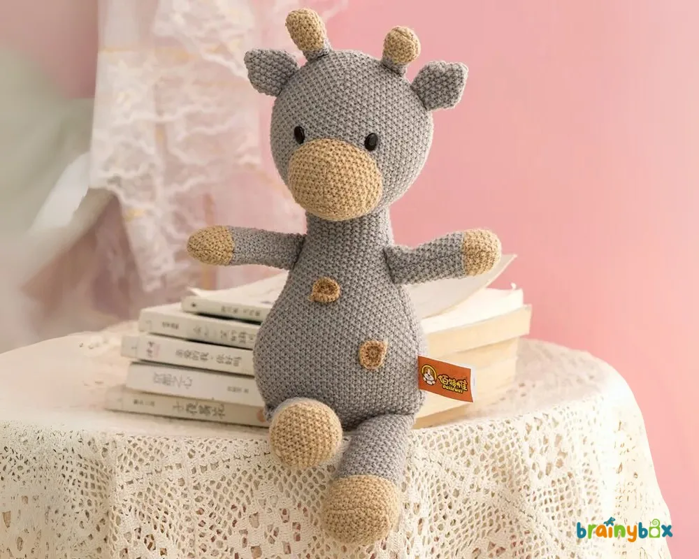 knitted-giraffe-plush-toy-brainybox-বোনা-জিরাফ-প্লাশ-খেলনা-ব্রেইনিবক্স.webp